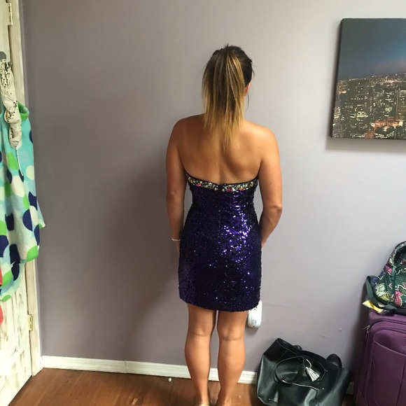 Homecoming or prom dress - Picture 3 of 6